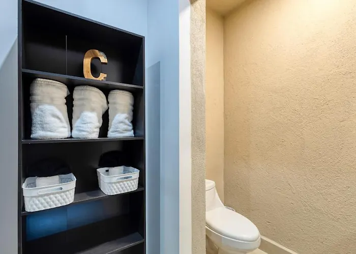 Modern With Rooftop Lounge, Pools, Gym, Pickleball & Netflix Access