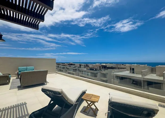 Modern With Rooftop Lounge, Pools, Gym, Pickleball & Netflix Access *