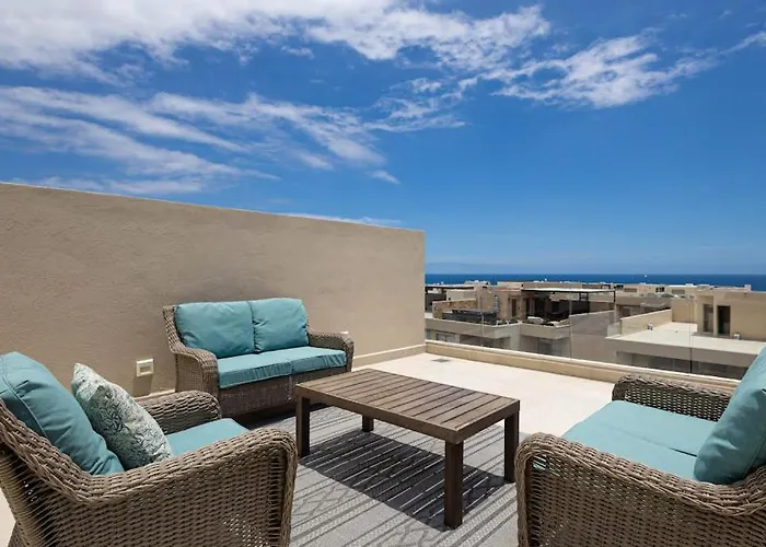 Modern With Rooftop Lounge, Pools, Gym, Pickleball & Netflix Access *
