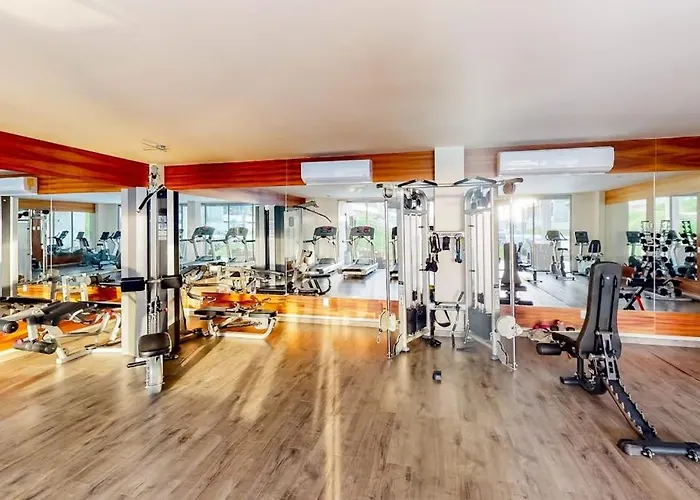 Ferienhaus Modern With Rooftop Lounge, Pools, Gym, Pickleball & Netflix Access Cabo San Lucas