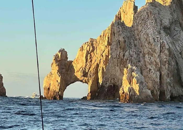 Ferienhaus Modern With Rooftop Lounge, Pools, Gym, Pickleball & Netflix Access Cabo San Lucas