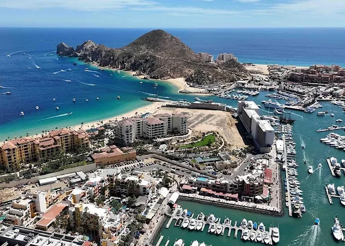Modern With Rooftop Lounge, Pools, Gym, Pickleball & Netflix Access Cabo San Lucas