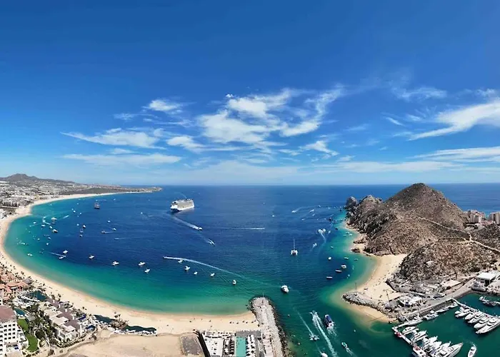 Modern With Rooftop Lounge, Pools, Gym, Pickleball & Netflix Access * Cabo San Lucas