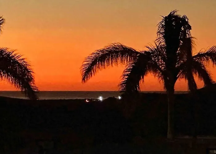 Ferienhaus Modern With Rooftop Lounge, Pools, Gym, Pickleball & Netflix Access Cabo San Lucas
